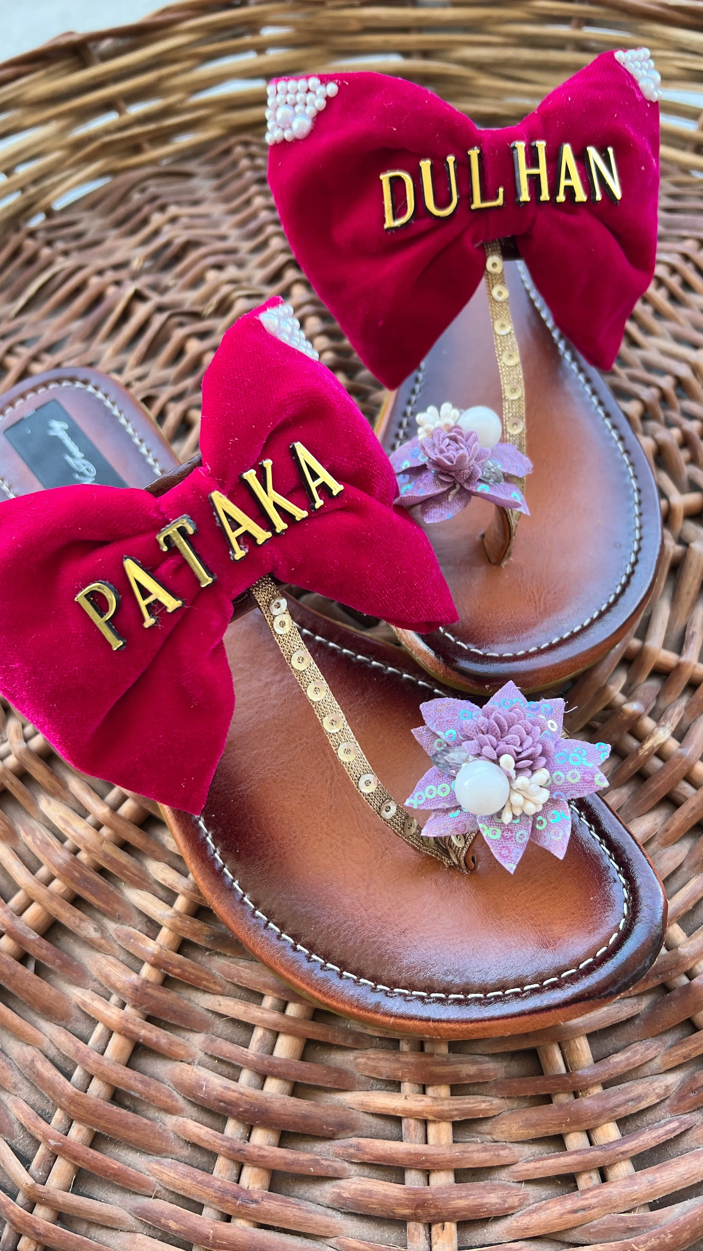 FUNKY N TRENDY hand crafted wedding theme kolhapuri for bride / handcrafted flats / quirky flats/pataka dulhan kolhpauri / pataka dulhan flats / magenta flats / haldi theme kolhapuris/ hot pink bow kolhapuris